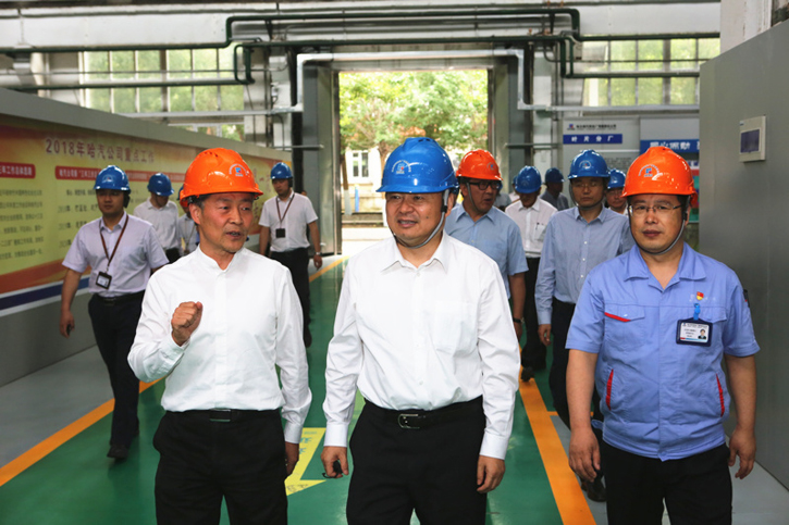 郝鹏旅行考察壹定发集团所属企业汽轮机公司